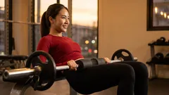 4 cviky pro pevnější hýždě, které jsou účinnější než dřepy a mrtvé tahy