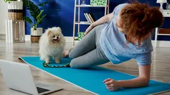 Jak získat ploché břicho po čtyřicítce bez bolesti zad a přetěžování páteře