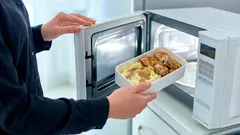 Co v žádném případě neohřívat v mikrovlnné troubě?