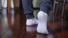 Dejte špinavé ponožky na tři minuty do sáčku – i těm starým se vrátí původní vzhled