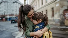 7 „milých“ gest rodičů, která podle psychologů mohou u dětí vyvolat úzkost