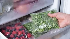 Potraviny, které by se nikdy neměly zmrazovat, ale mnoho lidí to stejně dělá