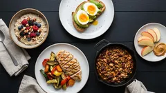 Pět levných základních potravin ze supermarketu pro sestavení dietního jídelníčku.